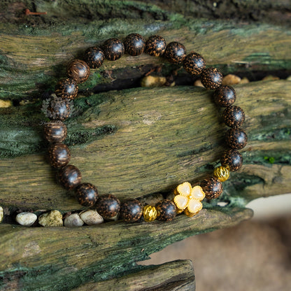 Golden Grace - Peace from the Lord – Yellow Clover Charm, Serenity in the Storm